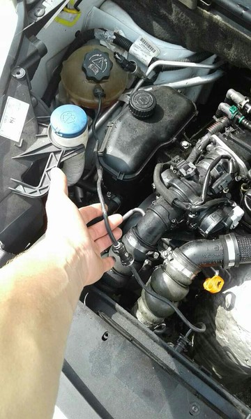 Трубка тонкая (от расширительного бачка к радиатору) Peugeot Partner В9 новый кузов 2008 1.6 Дизель 