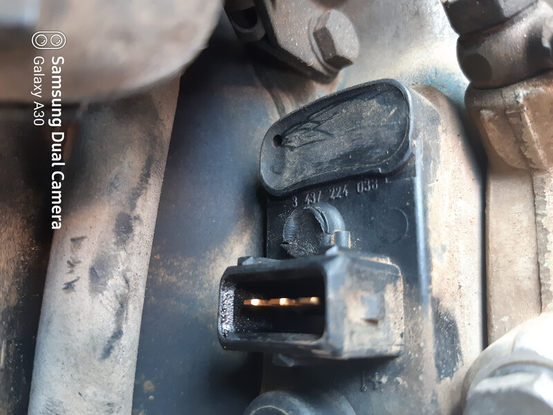 Пнд потенциометр напорного диска (расходомер воздуха) Audi 100 C4  1993 2.0 Бензин 