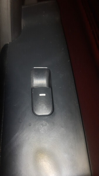 Кнопка склопідйомника пассажирской двери Kia Cerato 2  2010 купе 2.0 Бензин Киев