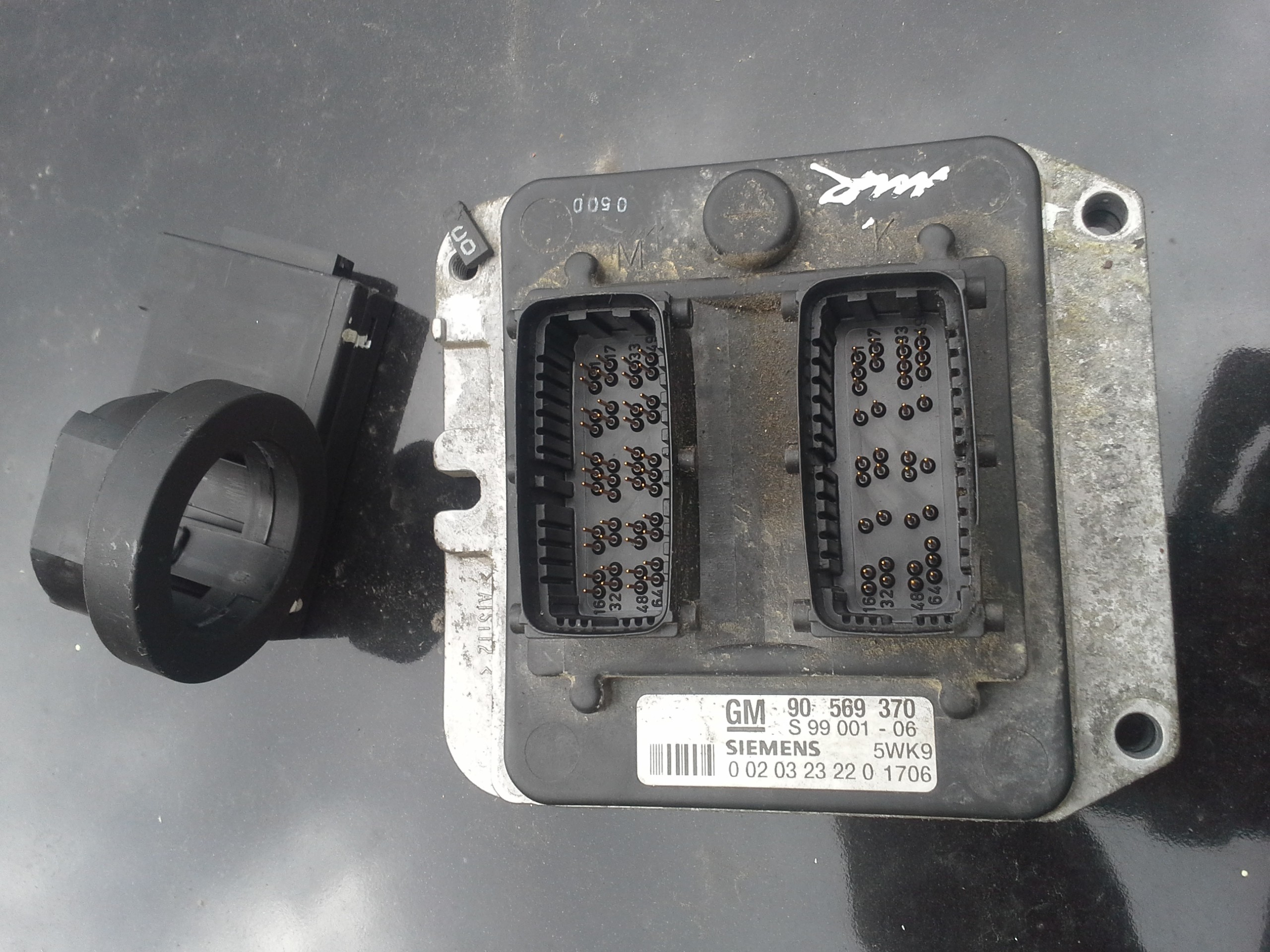 Электронный блок управления двигателем 5WK9 763   Opel Vectra