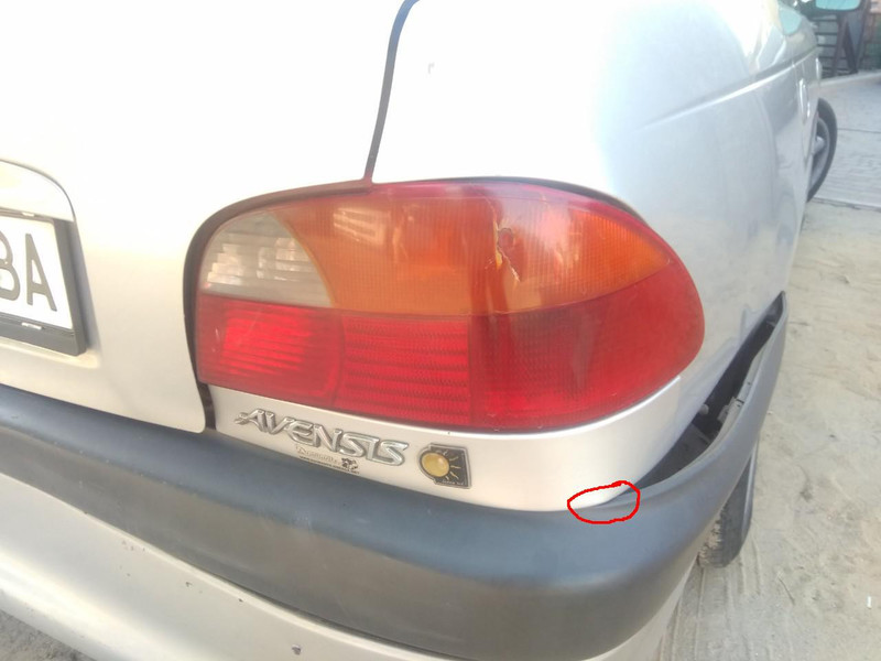 Задние фонари 81560-05051   Toyota Avensis