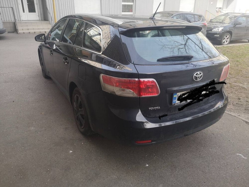 Ліхтар лівий зовнішній Toyota Avensis  2011 універсал 2.0 Дизель Хмельницький