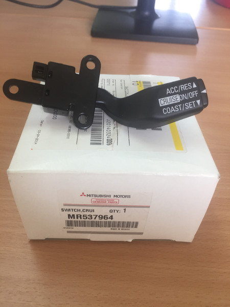 Переключатель управления круиз-контролем Mitsubishi Pajero Wagon  2006 40.0 Бензин Киев