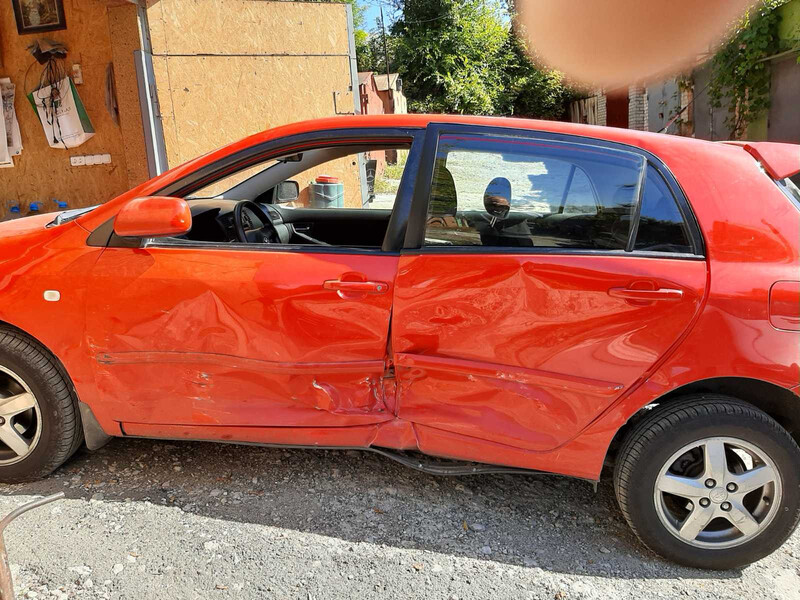 Средняя стойка с порогом Toyota Corolla  2006 хетчбек 1.6 Бензин 