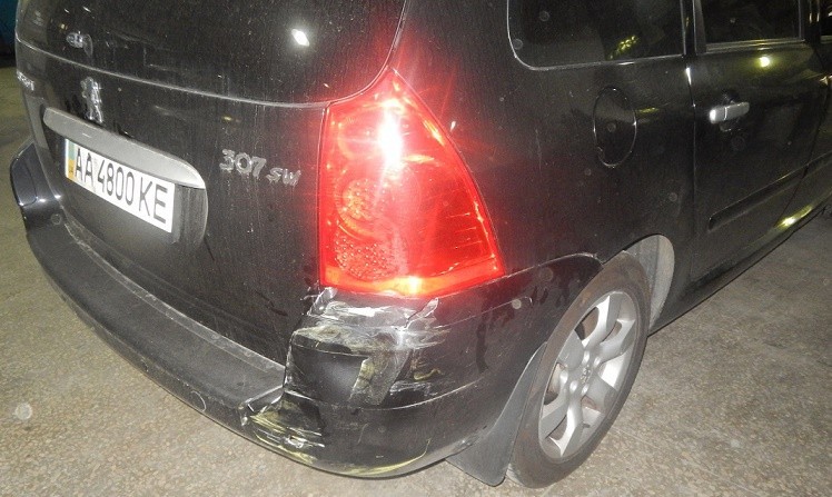Бампер задний + накладка правая + направляющие Peugeot 307  2007 универсал 1.6 Бензин Киев