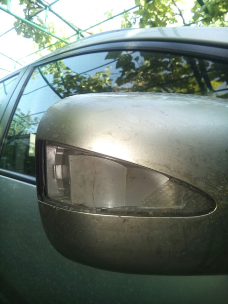 Повторитель поворота правого зеркала Mitsubishi Grandis  2008 2.4 Бензин Херсон