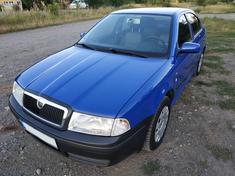 Бампер передний Skoda Octavia Tour хэтчбек 2003 г.  1.6 л бензин Ужгород