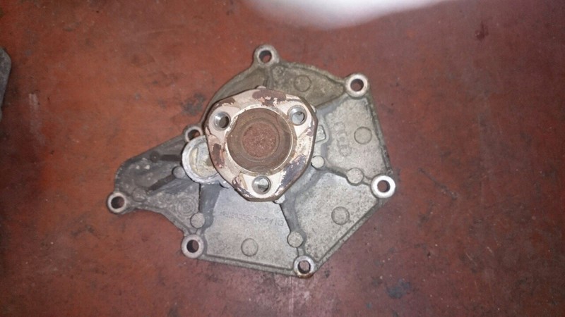 Помпа 06E121005   Audi A8