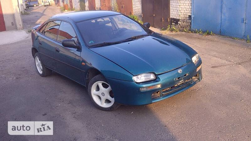 Крыло переднее Mazda 323 хэтчбек 1996 г.  1.5 л бензин