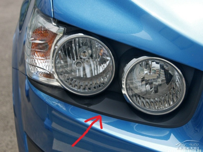 Ресничка в бампер под фару Chevrolet Aveo 2012 г.  1.6 л бензин Черкассы