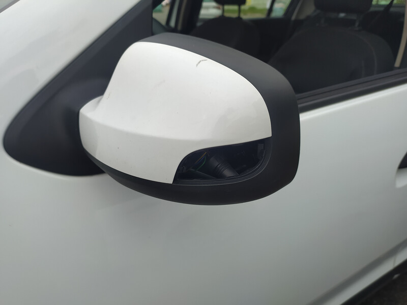 Повторитель поворота в зеркале Renault Logan 2  2019 1.0 Бензин Киев