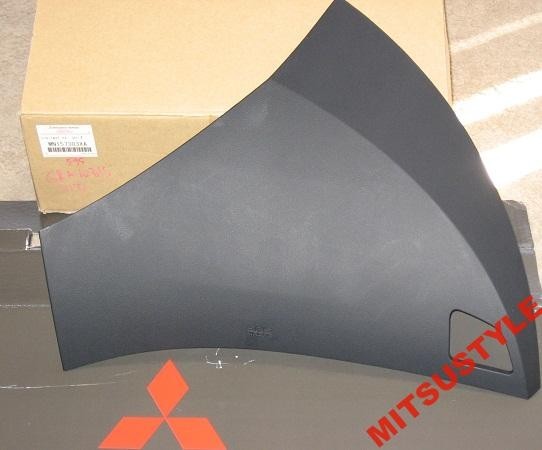 Накладка торпеды Mitsubishi Grandis  2007 2.4 Бензин Одесса