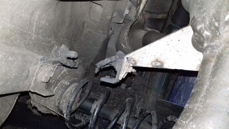 Подушка глушника Renault Laguna 2 хетчбек 2004 р.  2.2 л дизель Бровари