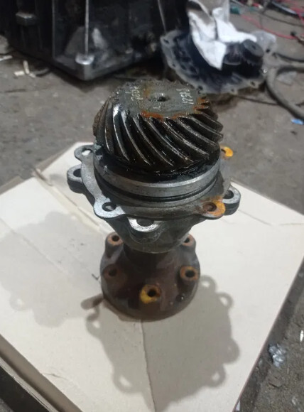 Хвостовик роздатки можна в середньому стані Land Rover Freelander  2000 2.0 Дизель 