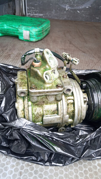 Компресор кондиціонера 8832060710   Toyota Land Cruiser