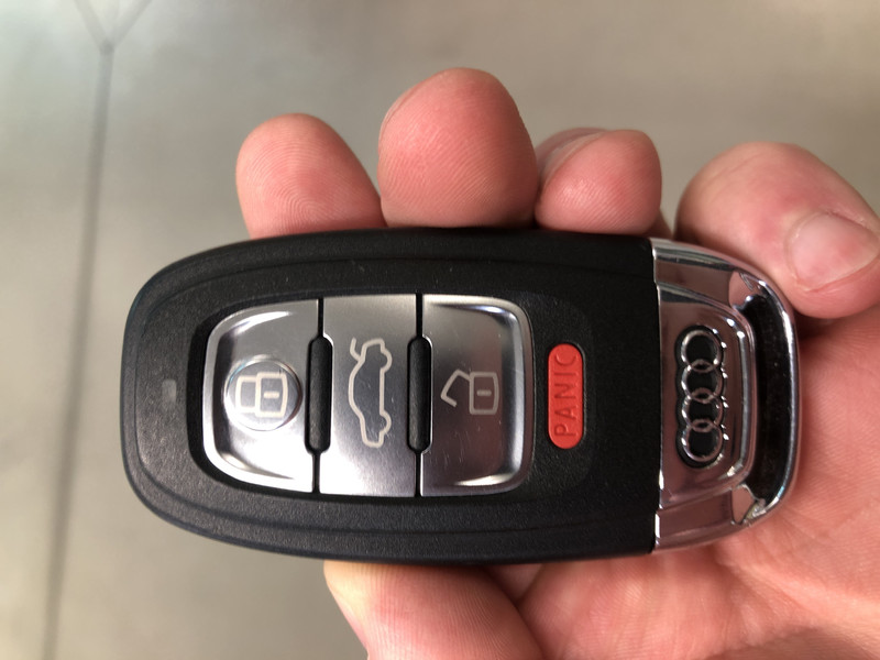 Ключ зажигания Audi Q5 2014 г.  3.0 л бензин Одесса