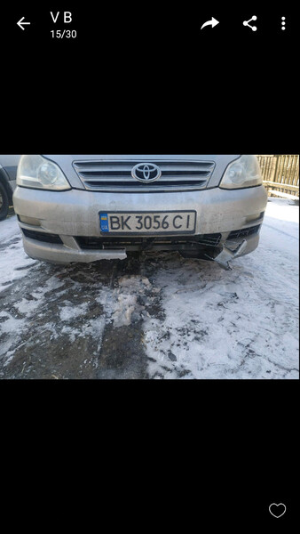 Бампер передний Toyota Avensis Verso  2003 универсал 2.0 Дизель 
