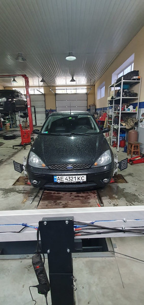 Решетка радиатора Ford Focus универсал 2002 г.  1.8 л дизель Кременчуг