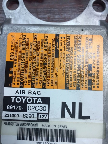 Rbagлок air Toyota Auris  2013 універсал 1.8 Бензин 