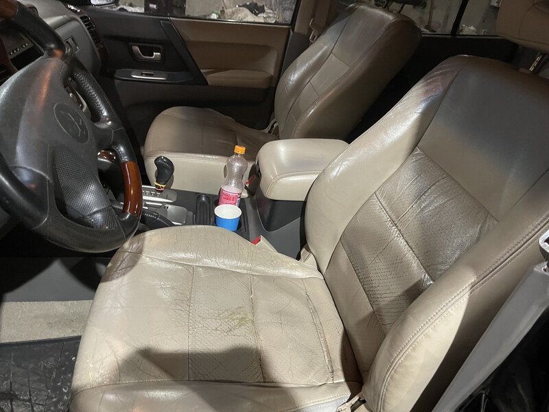 Передние сиденья Mitsubishi Pajero Wagon  2006 3.2 Дизель Полтава