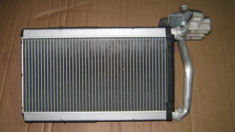 Радіатор обігрівача MR500659   Mitsubishi Montero, Mitsubishi Pajero, Mitsubishi Pajero Wagon