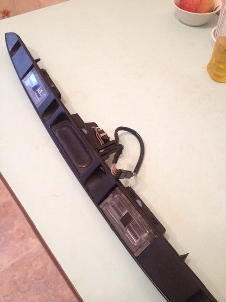 Планка открытия багажника и подсветки номера BMW 3 Series E46  2001 2.0 Дизель Черкассы