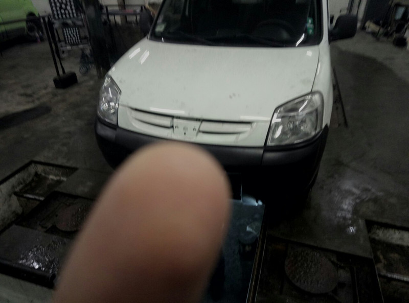 Емблема пежо Peugeot Partner  2007 1.6 Дизель Звенигородка
