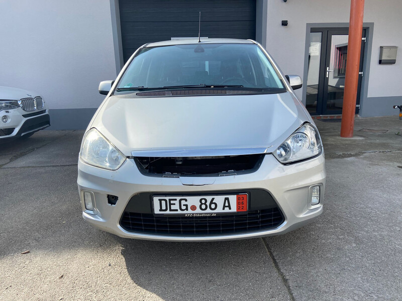 Передняя решетка Ford C-Max  2010 универсал 1.6 Дизель Николаев