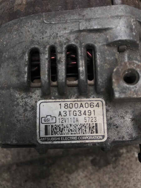 Генератор Mitsubishi Grandis 2005 г.