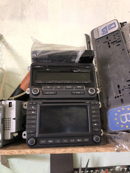 Магнитола з кольоровим дисплеєм Volkswagen Golf 5 хэтчбек 2004 г.  1.6 л бензин Рогатин