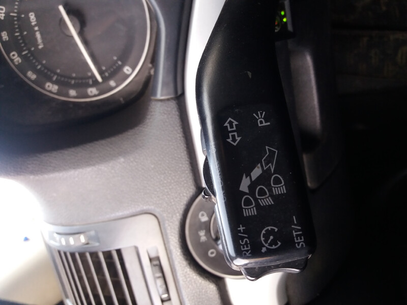 Переключатель поворотов подрулевой Skoda Octavia A5  2008 хэтчбек 1.6 Бензин Александрия