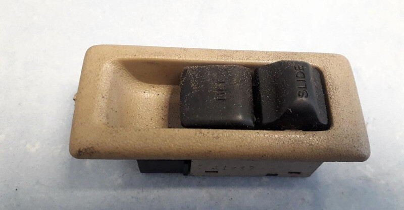 Кнопка люка Mazda Xedos 9  2000 2.5 Бензин Кременчуг