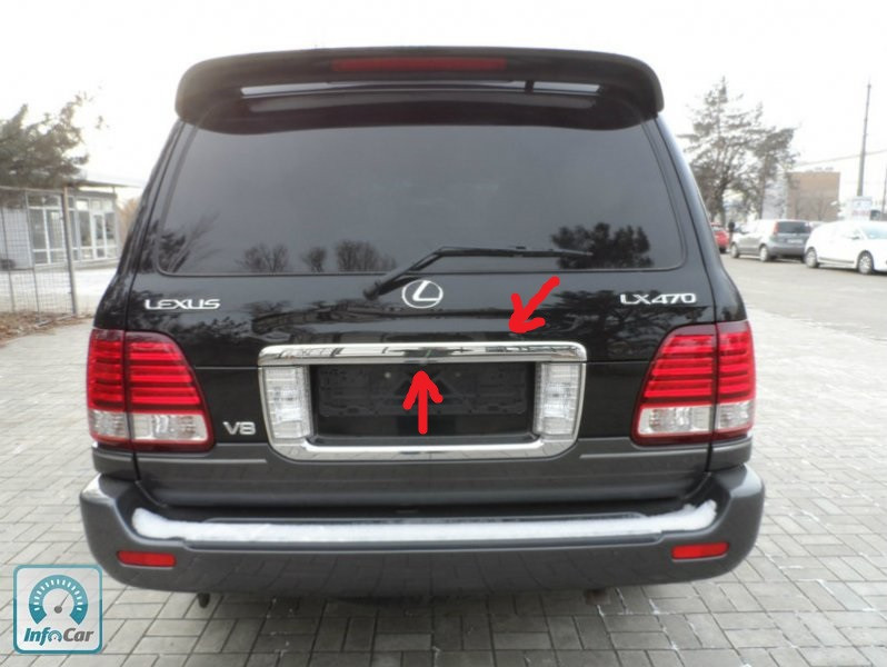 Задняя хромированая планка на ляде Lexus LX 470 2005 1.1 Бензин 