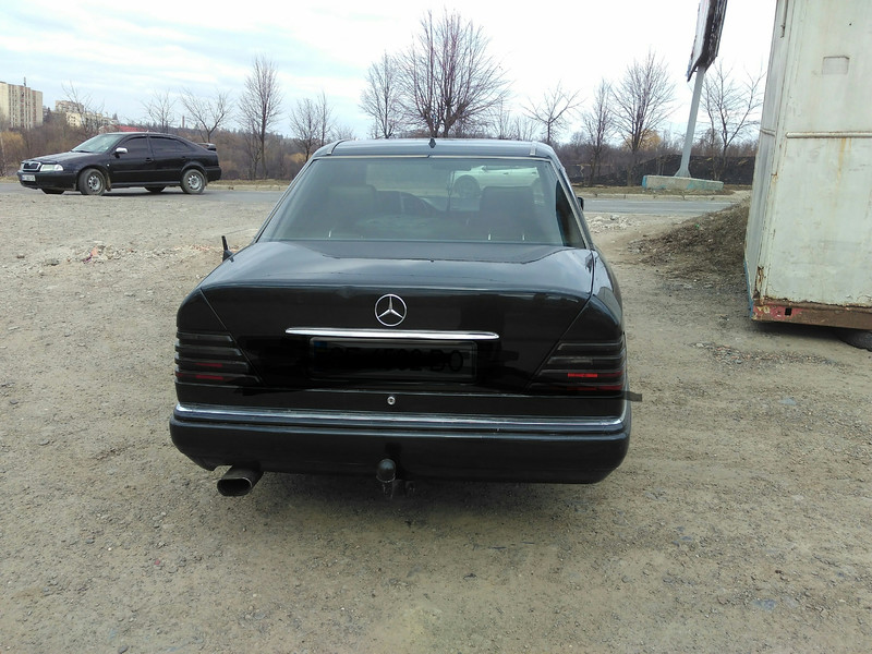 Бампер задний Mercedes E-Class 1995 г.  2.5 л дизель Черновцы
