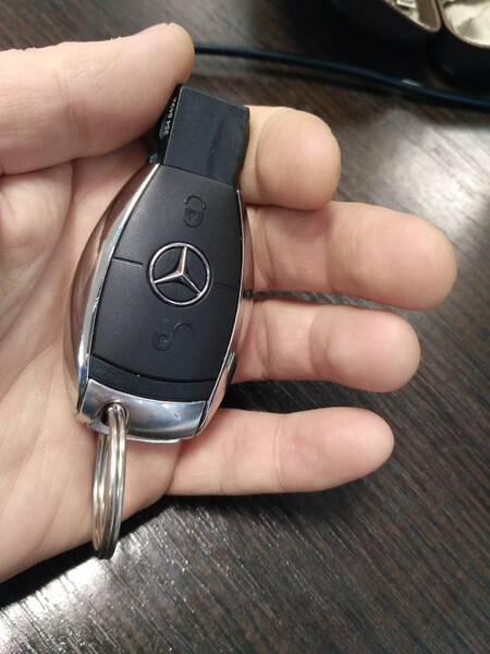 Ключ мерседес e Mercedes-Benz E-Class  2008 универсал 22.0 Дизель 