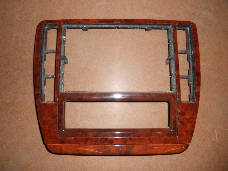 Консоль 2 din Volkswagen Passat  2005 2.0 Бензин Ялта