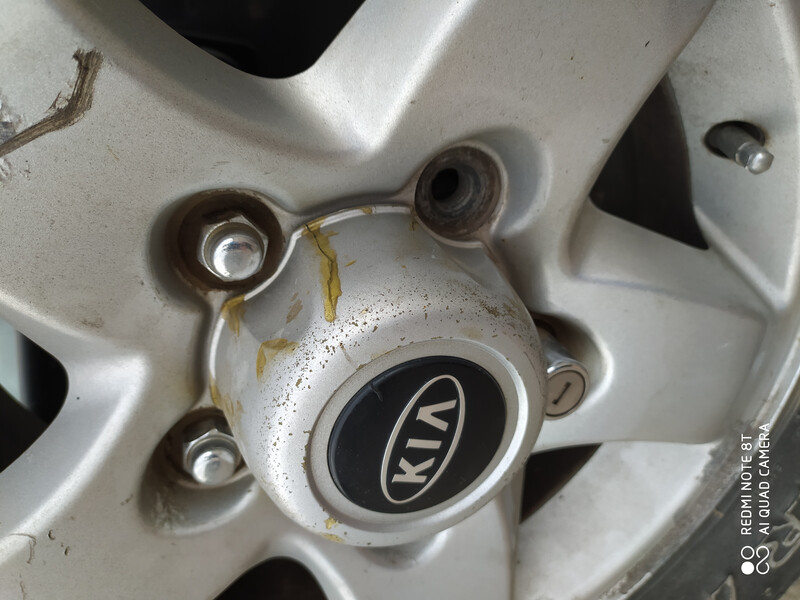 Декоративные колпачки на задние ступицы Kia Sportage  2000 2.0 Бензин Николаев