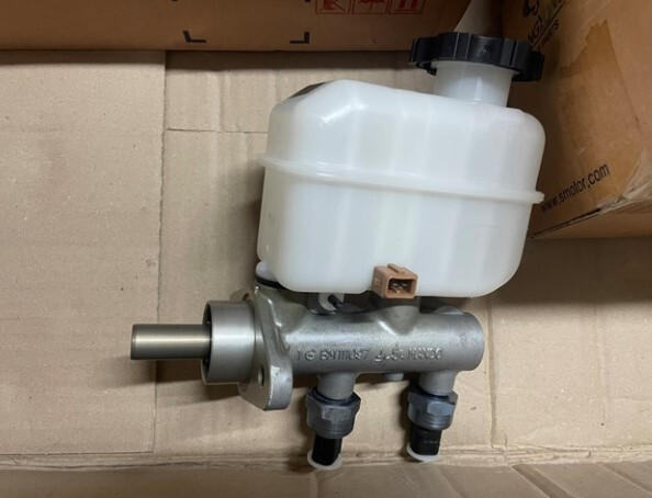 Гтц на 4 виходи SSangYong Rexton  2003 99.0 Дизель Вараш