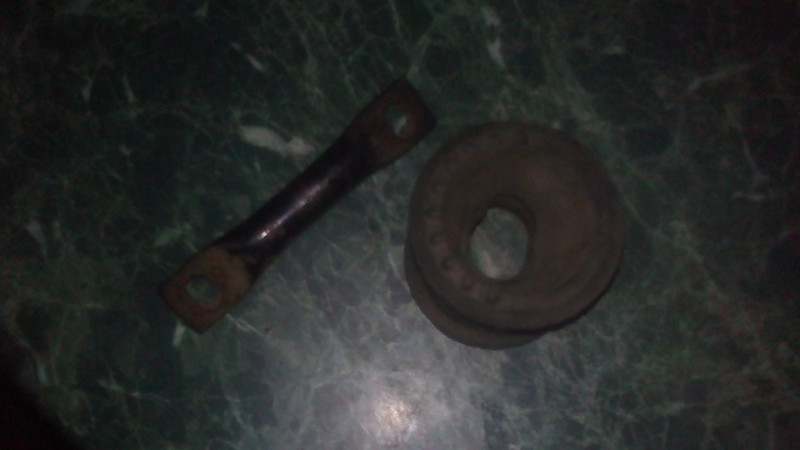 Сайлентблок коробки Alfa Romeo 146 хетчбек 1996 р.  1.4 л бензин Дніпро