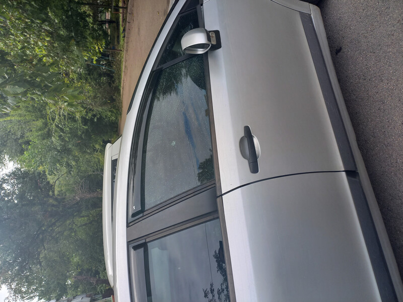 Стекло боковое Citroen C4  2007 хэтчбек 1.6 Бензин Днепр