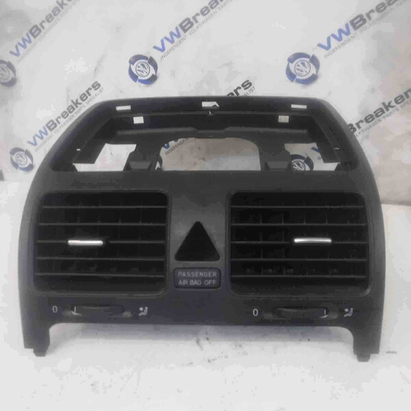 Решетка обдува Volkswagen Golf 5 2004 хэтчбек 1.6 Бензин Запорожье