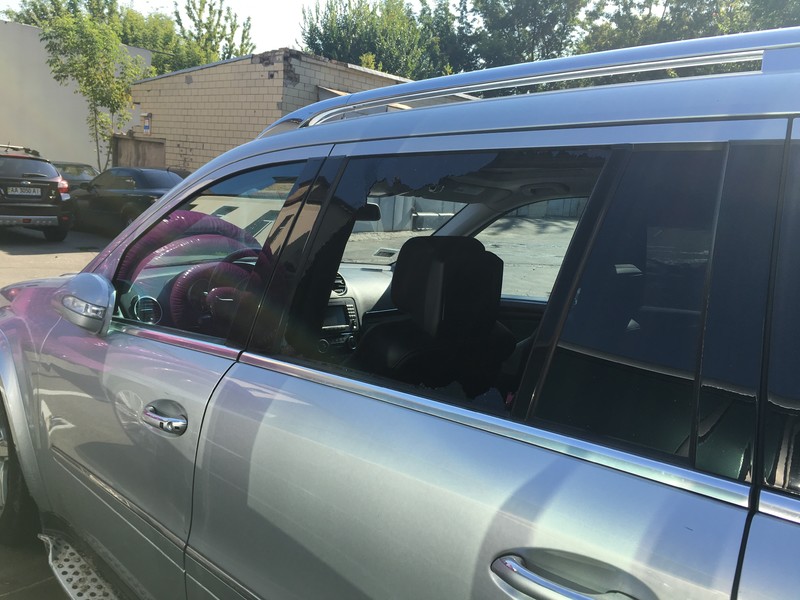 Заднее левое стекло опускаемое Mercedes-Benz GL-Сlass X164  2007 1.6 Бензин Киев