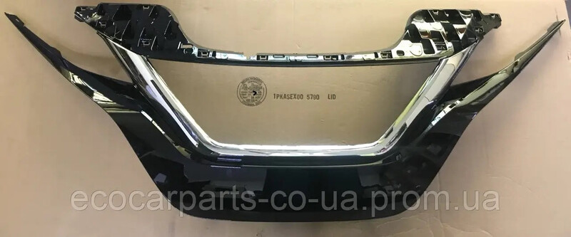 Решітка переднього бампера Nissan Leaf  2018 