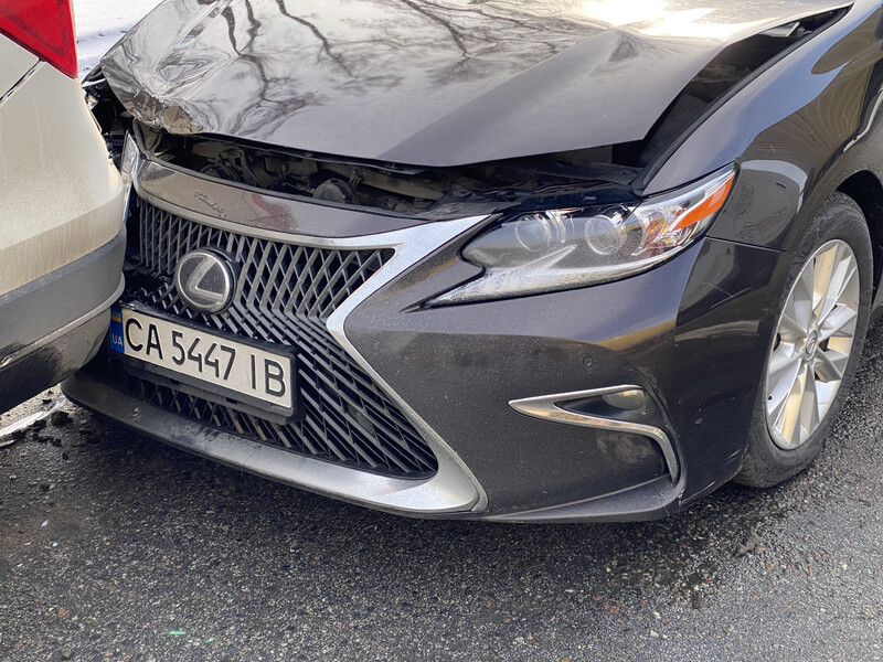 Бампер передний Lexus ES 2013 г.  2.5 л гибрид Киев