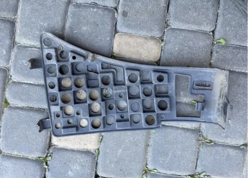 Кронштейн переднього бампера правий Citroen C4 Picasso  2007 універсал 2.0 Дизель Хмельницький