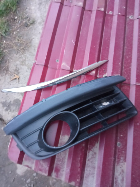 Решітка бампера ліва Volkswagen Golf Plus  2008 1.6 Бензин 