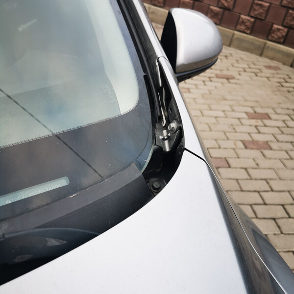 Жабо під лобове ліва сторона, пластик Mazda 2  2013 хэтчбек 1.5 Бензин Ровно