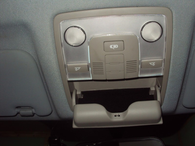 Фонарь салона передний с очечником Kia Cee`d  2009 1.6 Бензин Ахтырка
