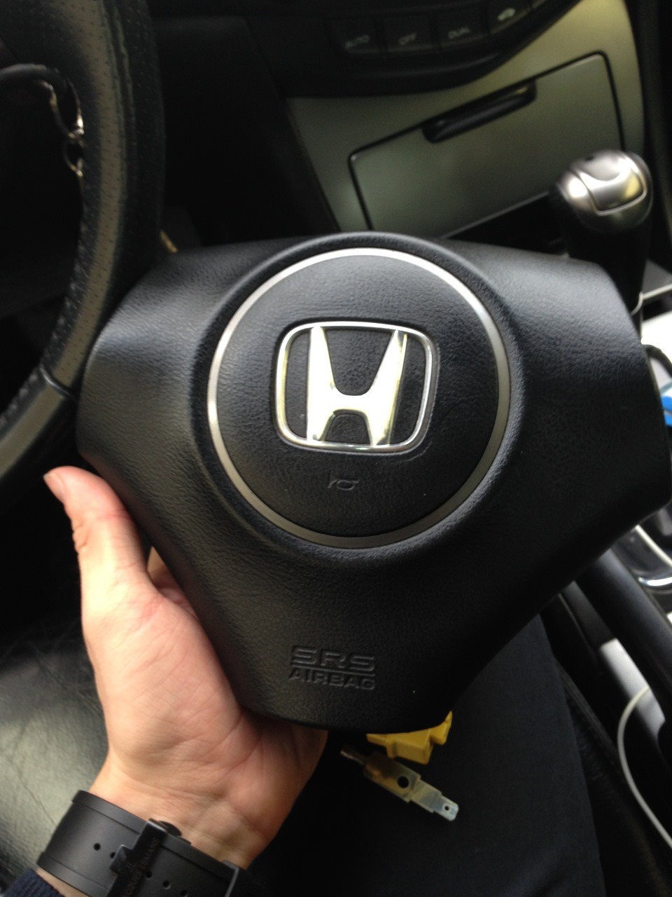 Значек &quot, н &quot, на руле Honda Accord 7  2006 2.4 Бензин Житомир