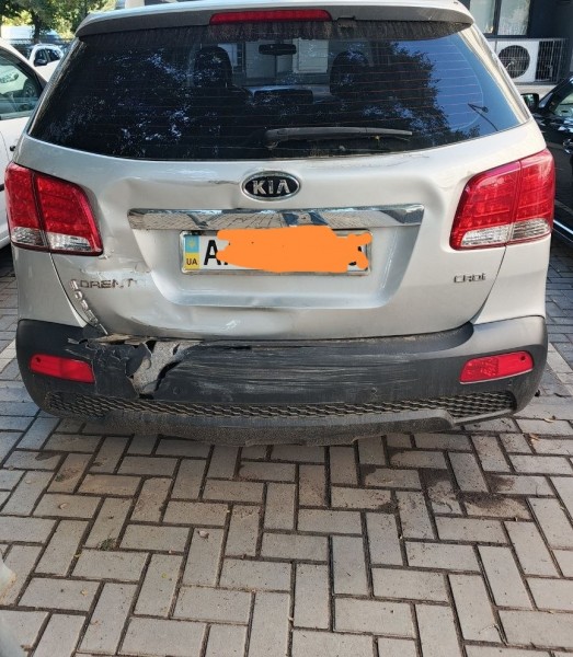 Дверь багажника 737002P040   Kia Sorento